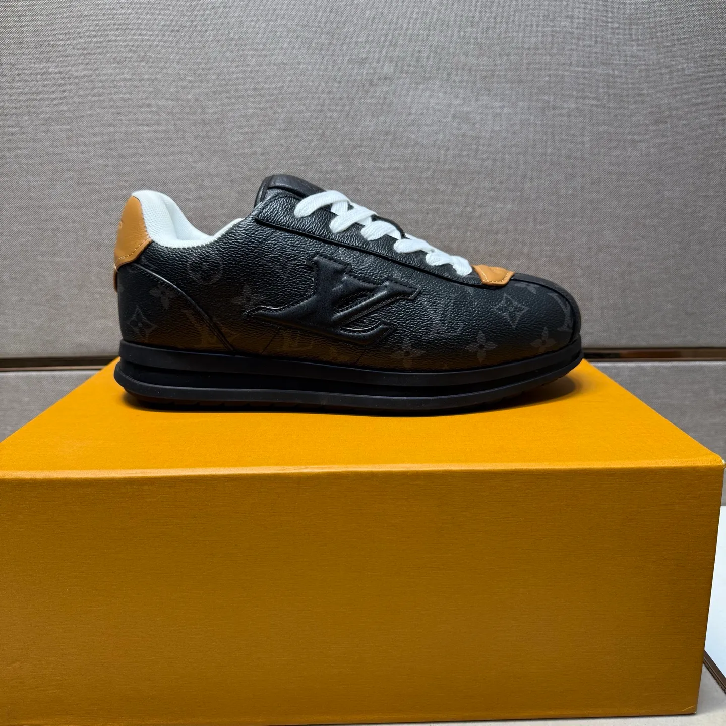 Men's men's shoes 💰pp560 [LV～] Men's casual shoes 2025z cabinet sales simultaneously 🔶Size: 38-44 #️⃣ 🔷2 colors🔜The upper is made of multi-material splicing➕Mesh lining, comfortable and breathable, sole: original comfortable and wear-resistant outsole, ⚠️real thing📱photographed🎬real thing is better📢📢📢